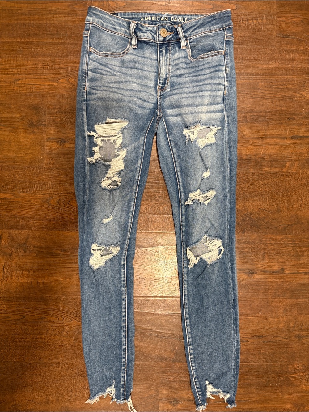 American Eagle Outfitters Women’s Distressed Skinny Jeans Light Blue Wash 6 Reg